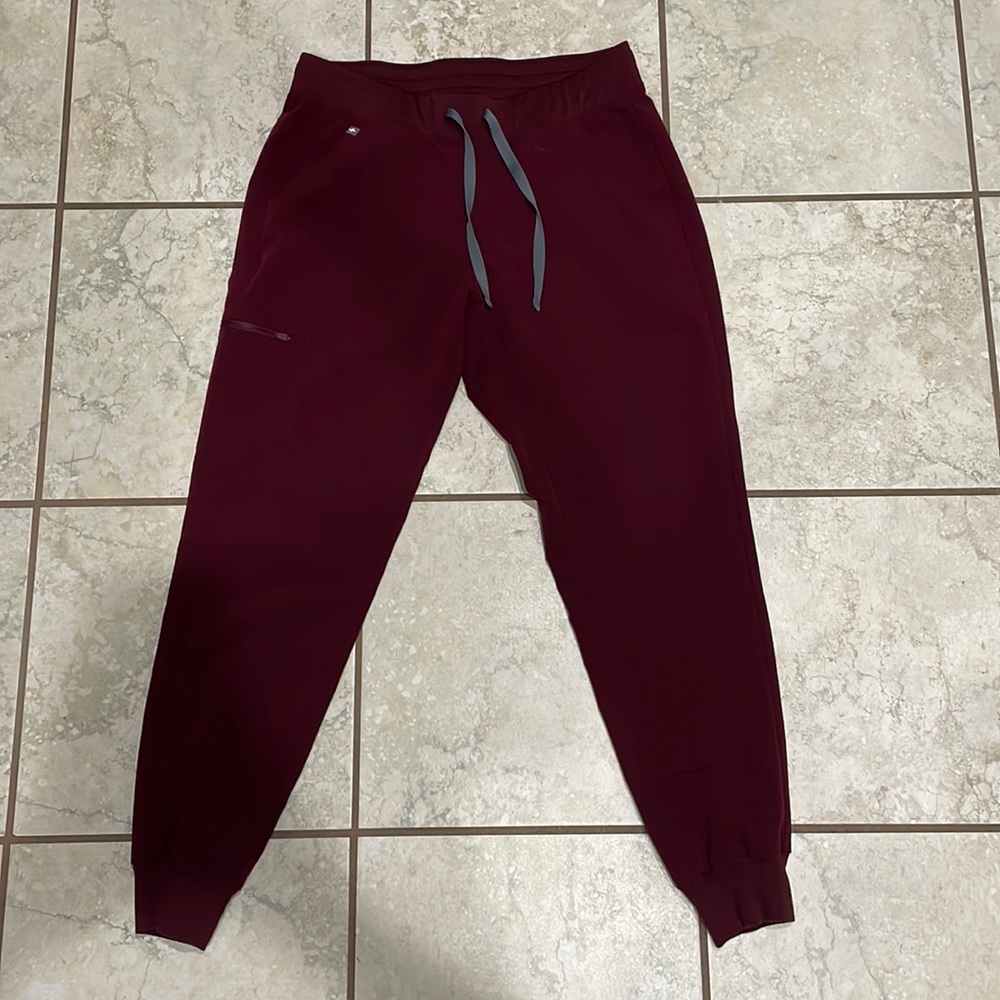Figs maroon Zamora scrub pants